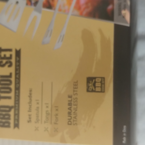 3 piece bbq set in metal case. - Picture 3 of 4